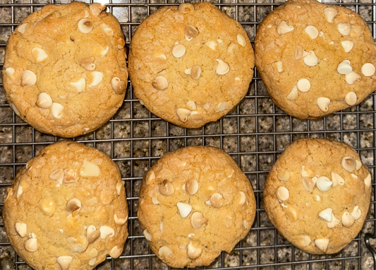 White Chocolate Macadamia (Half Dozen)